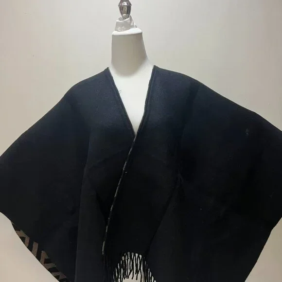 Fendi Shawl - Picture 6 of 7